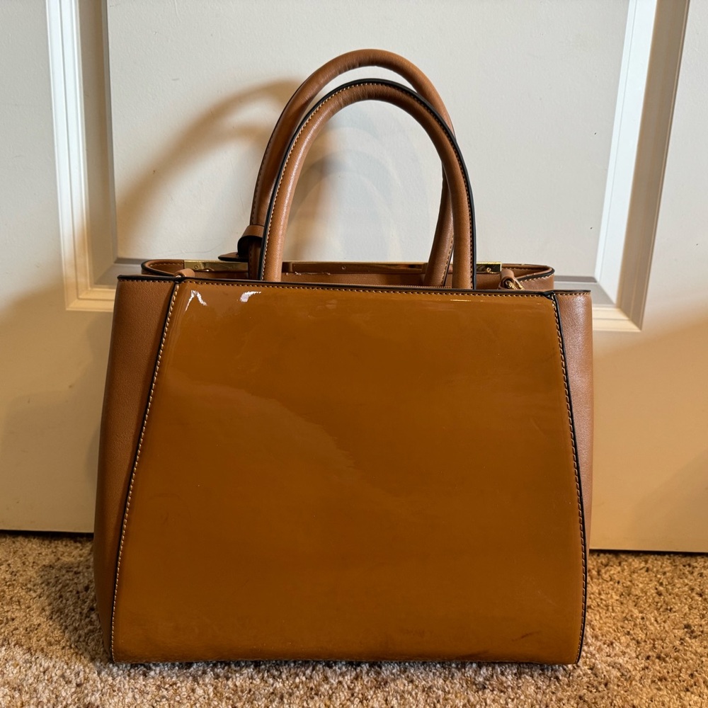 Elegant Tan Leather Handbag